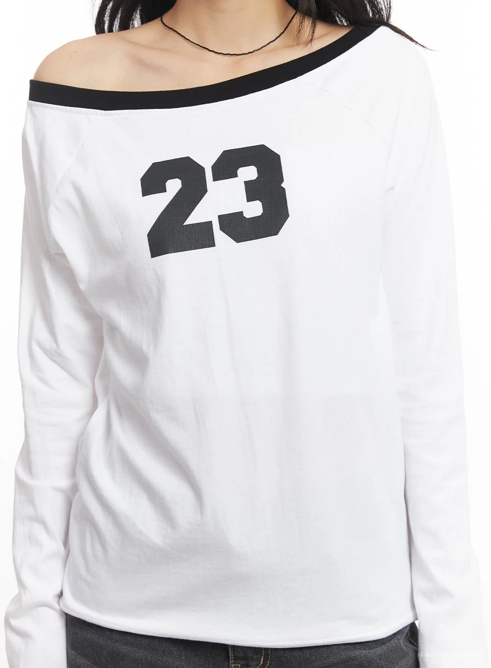 23 Graphic Off-Shoulder Long-Sleeve Top CA504 - Image 4