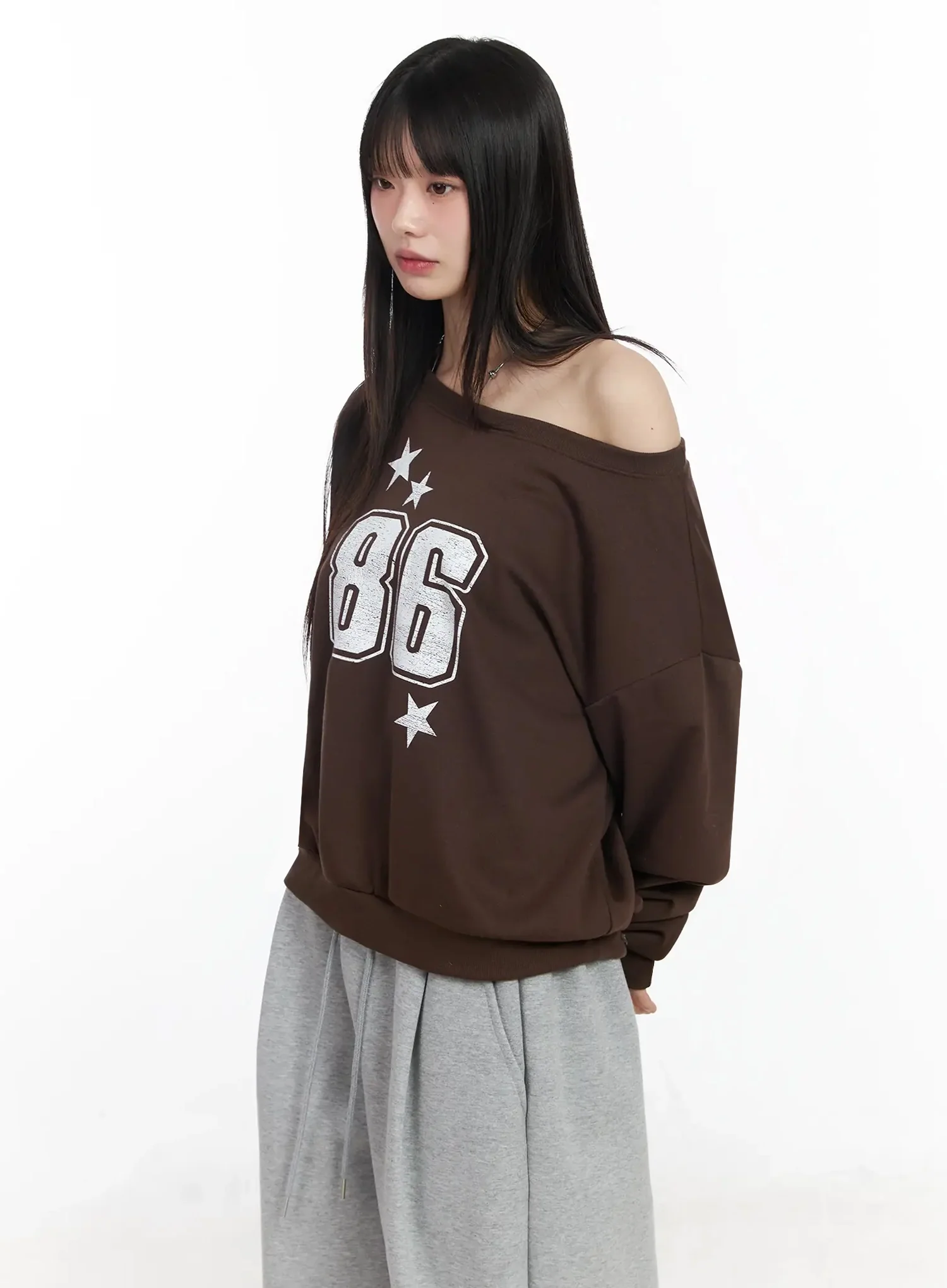 86 Sporty Off-Shoulder Sweatshirt IM530 - Image 2