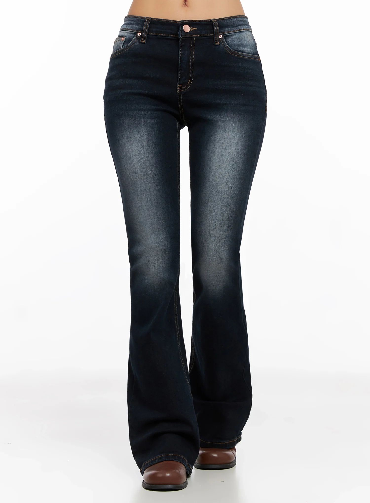 Aliyah Mid-Rise Hip Pad Flared Jeans IG528