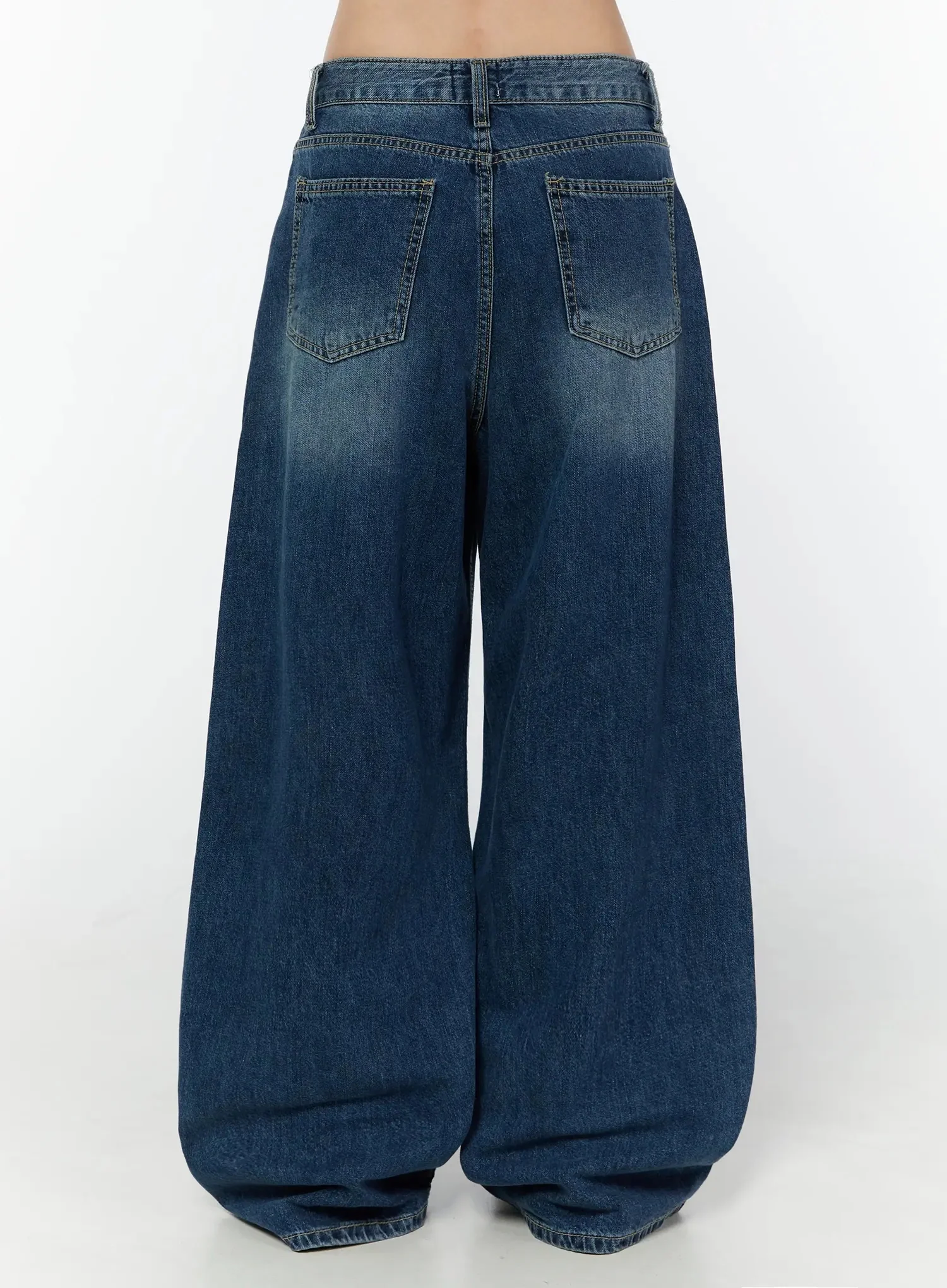 Amos Wide-Leg Washed Jeans IU522 - Image 12
