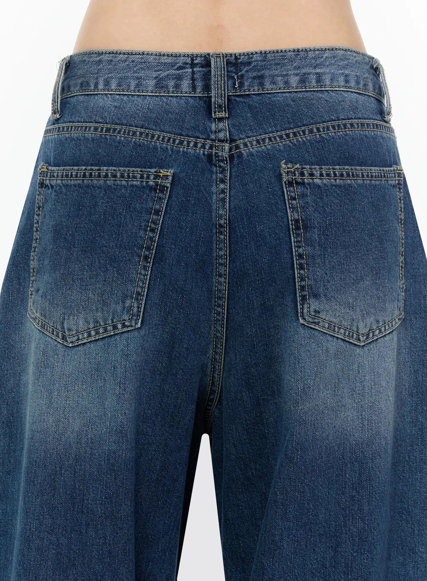 Amos Wide-Leg Washed Jeans IU522 - Image 13