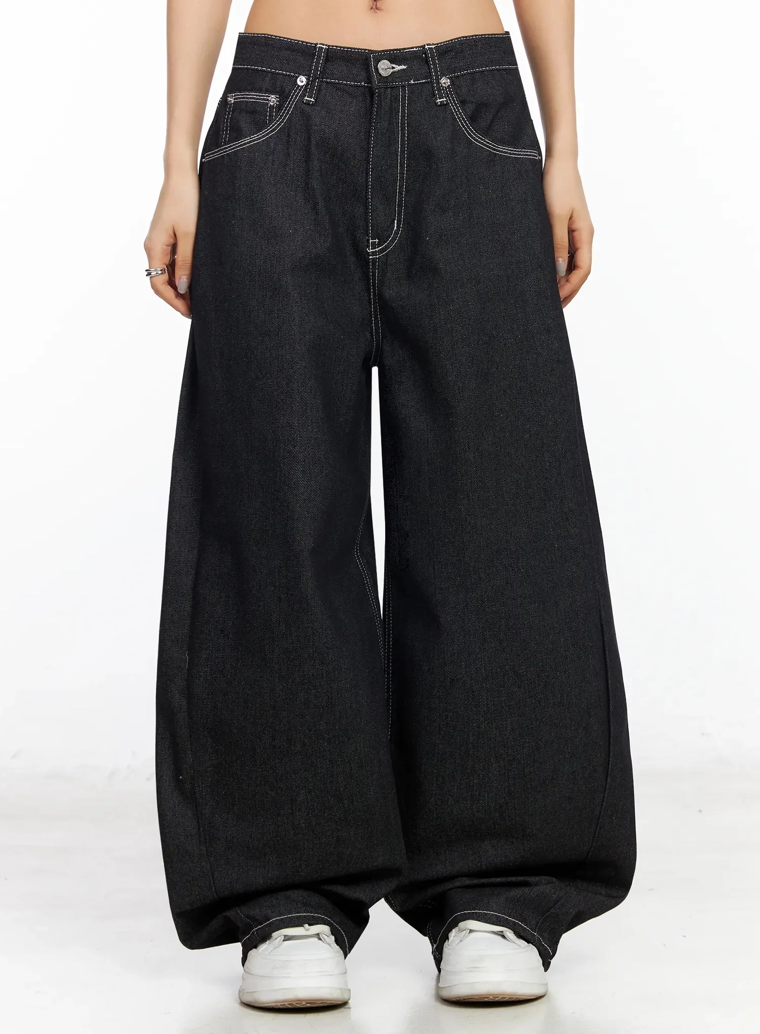 Arlet Wide-Leg Black Jeans CA513