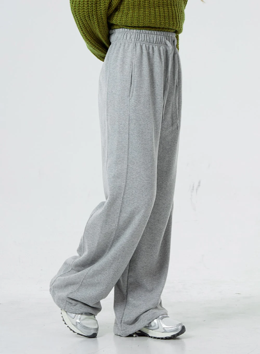 Basic Line Detail Sweatpants CG31 - Image 9