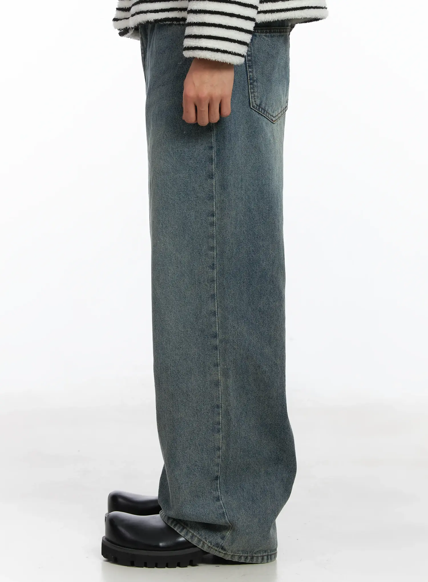 Basic Loose Fit Jeans ID515 - Image 5