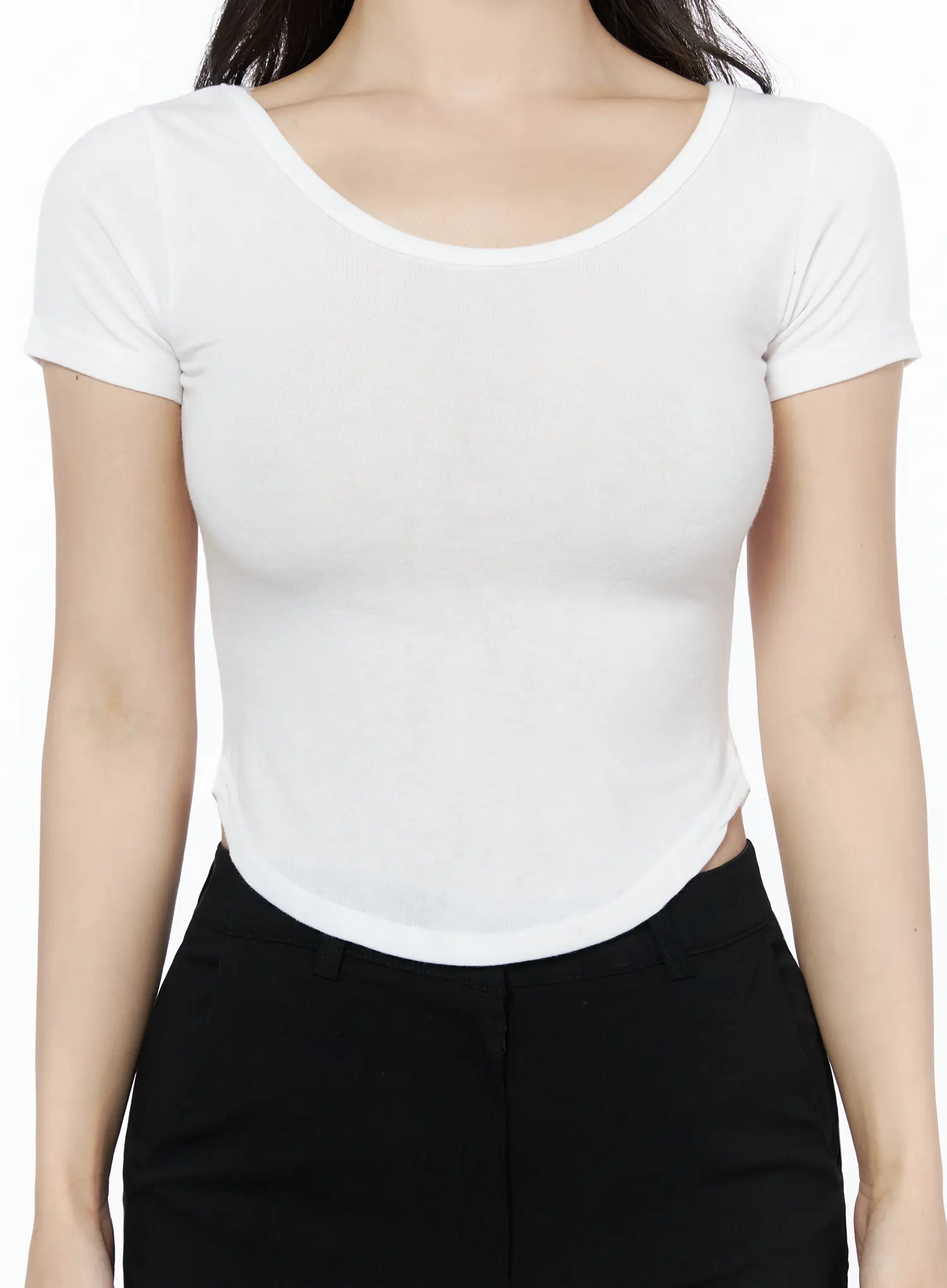 Basic U-Neck Tee IU525 - Image 9