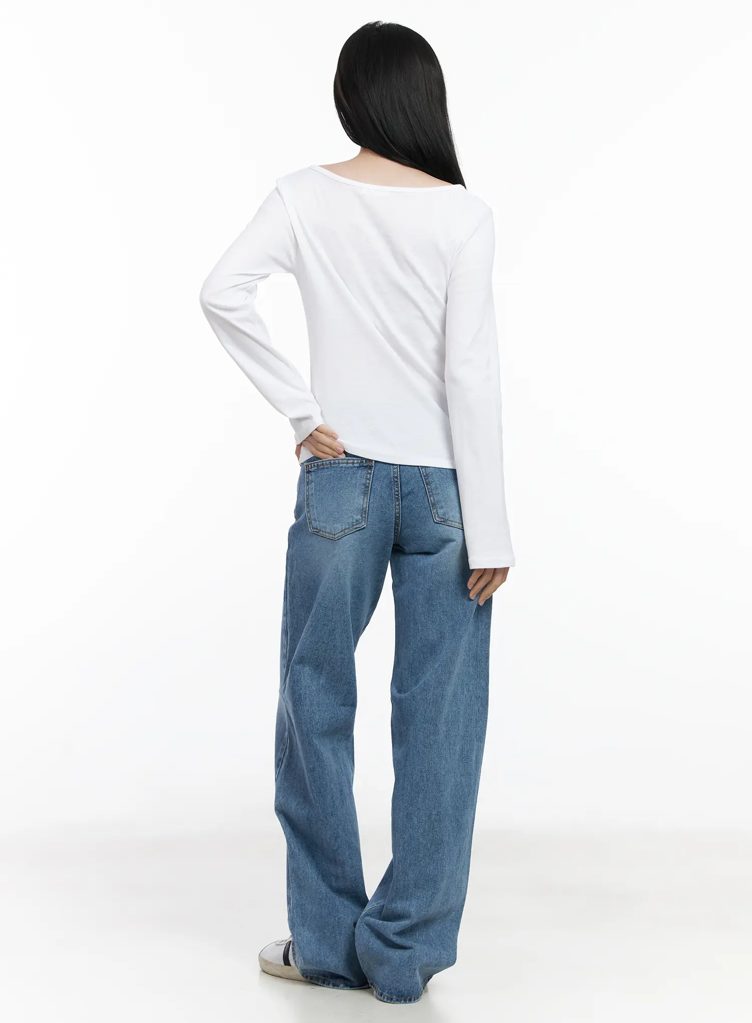 Basic V-Neck Long Sleeve Tee CJ519 - Image 4