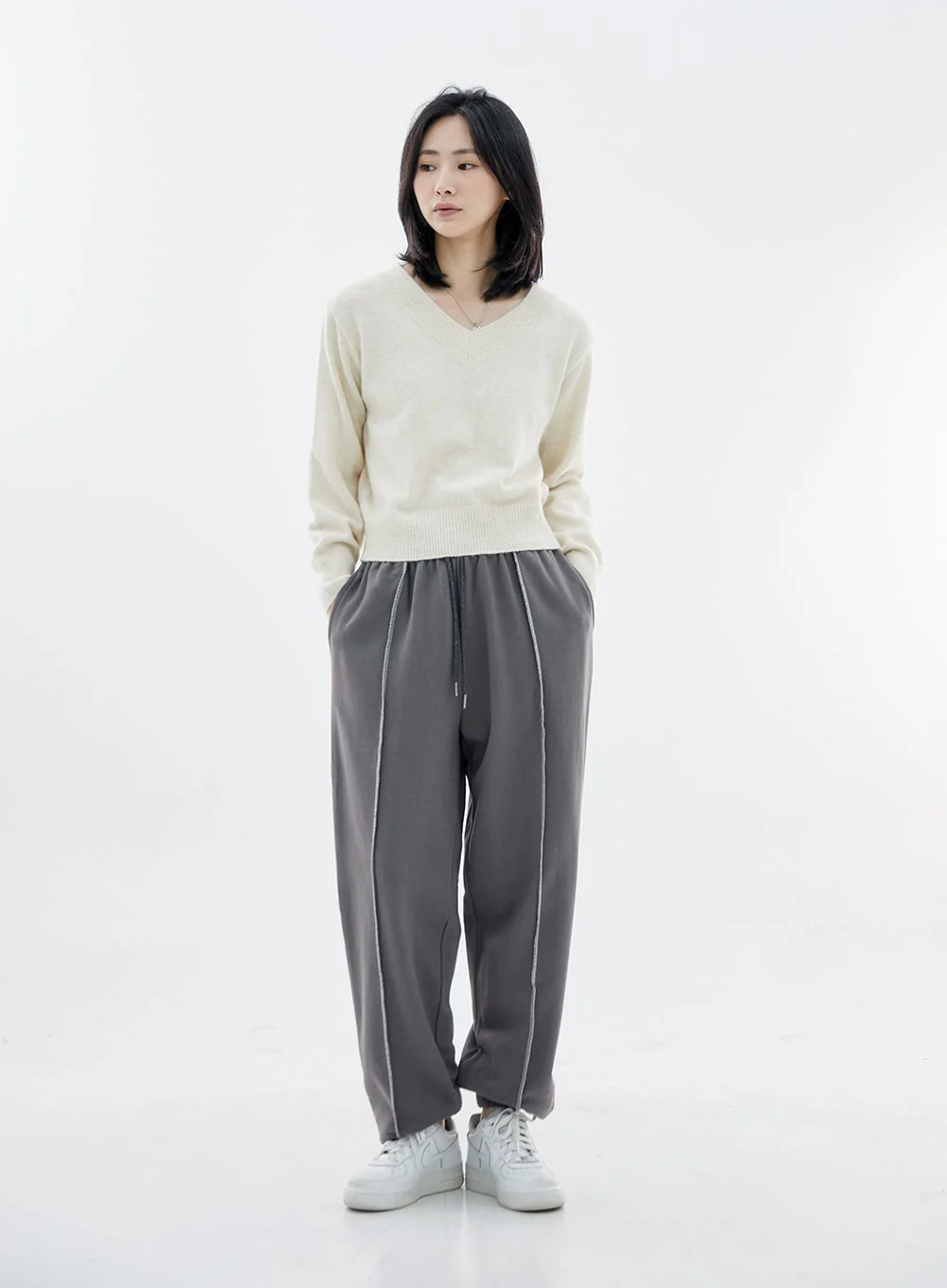 Basic V-Neck Midi Knit OO04 - Image 9
