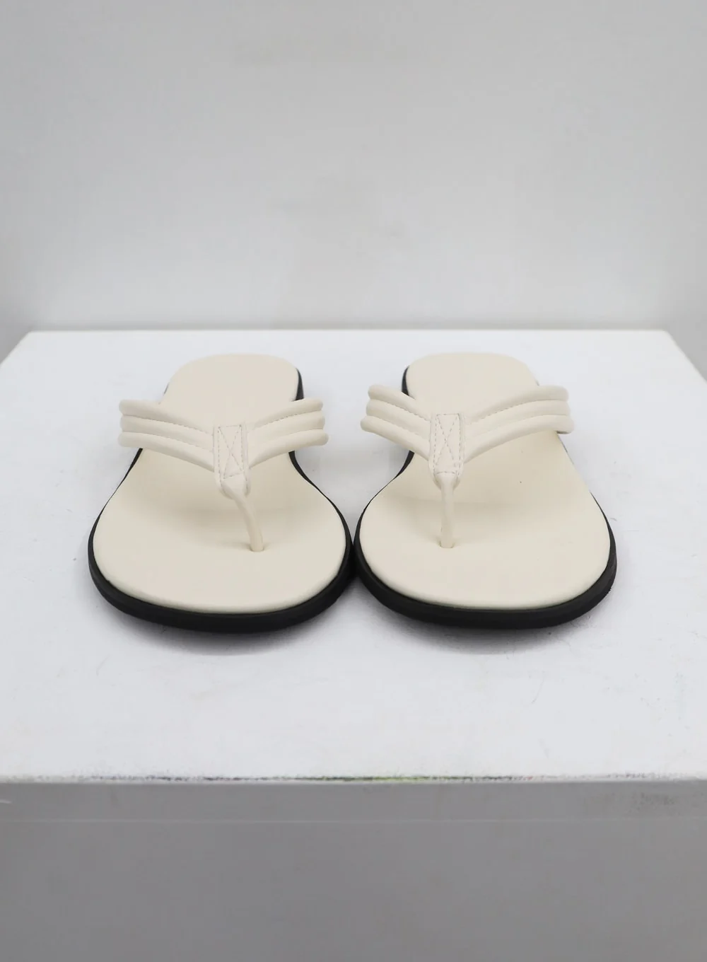 Beige Flip Flops CU21 - Image 8