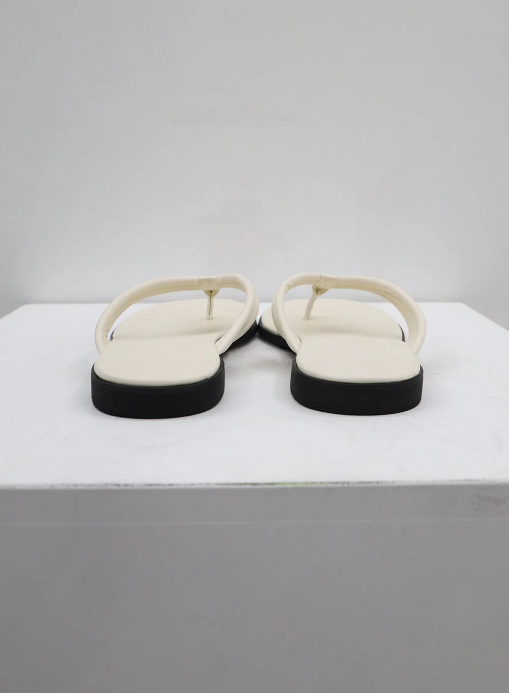 Beige Flip Flops CU21 - Image 9