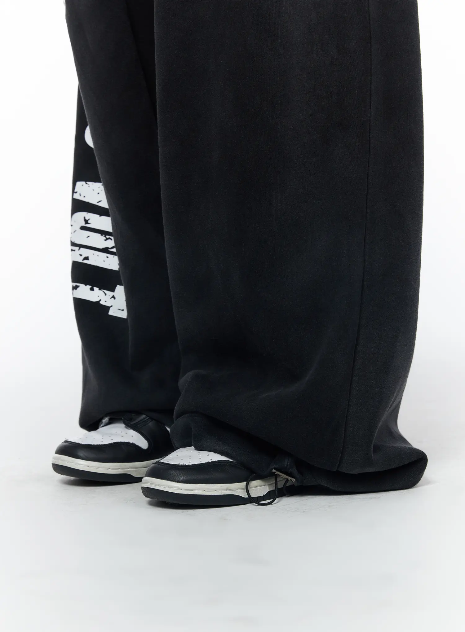 Bold Graphic Wide Leg Sweatpants CA517 - Image 9