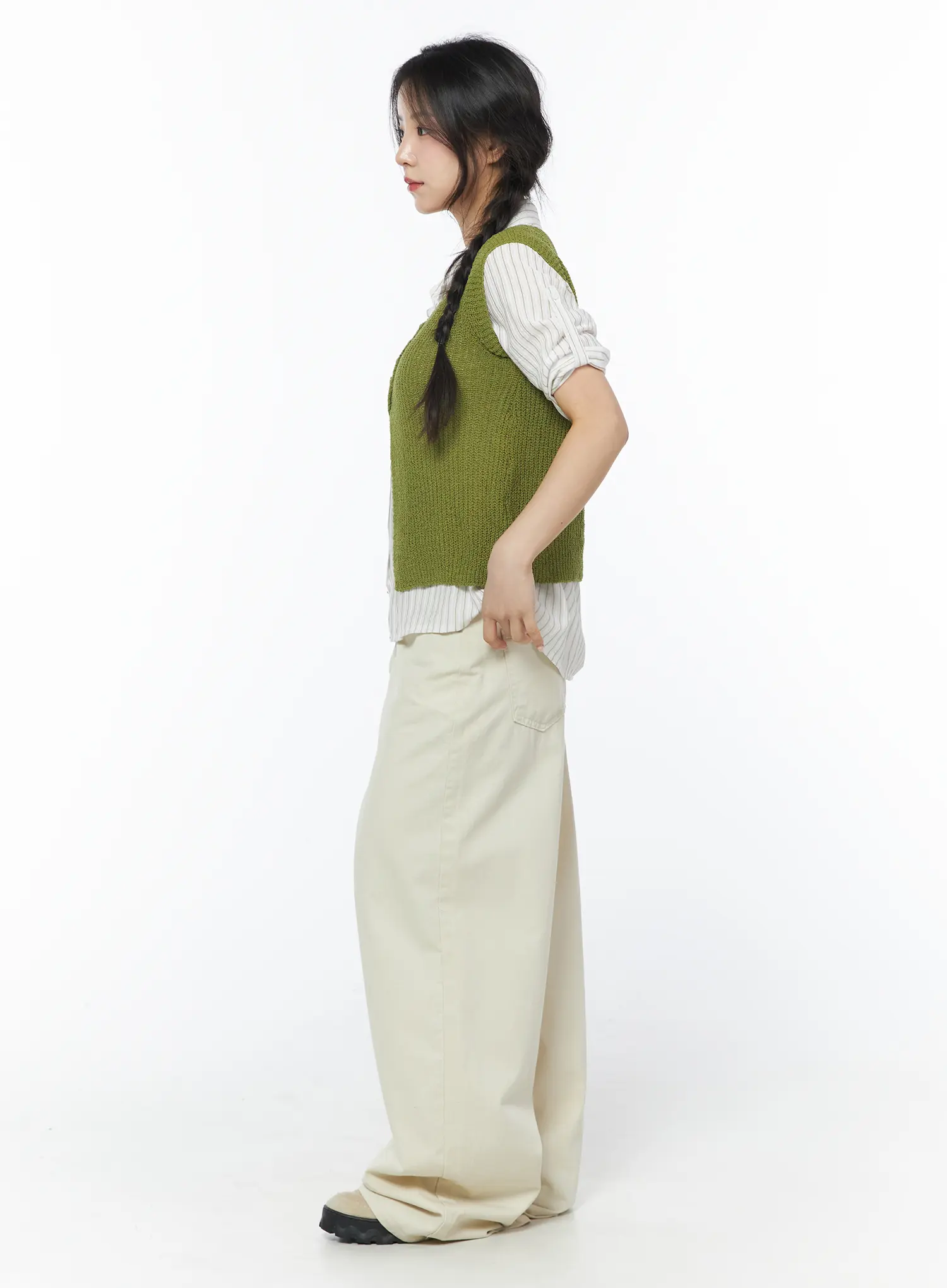 Button Knit Sleeveless Cardigan CY522 - Image 4