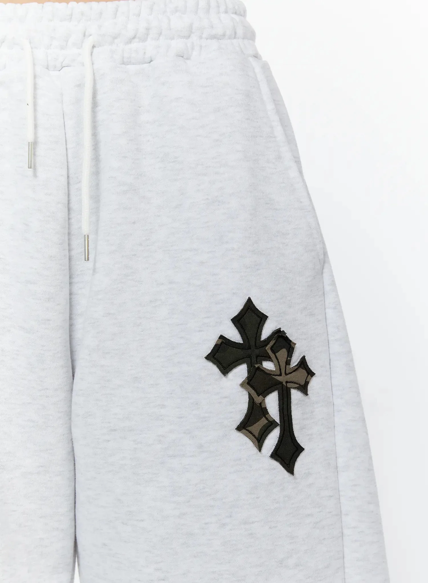 Camo Cross Patch Bermuda Shorts IU524 - Image 4