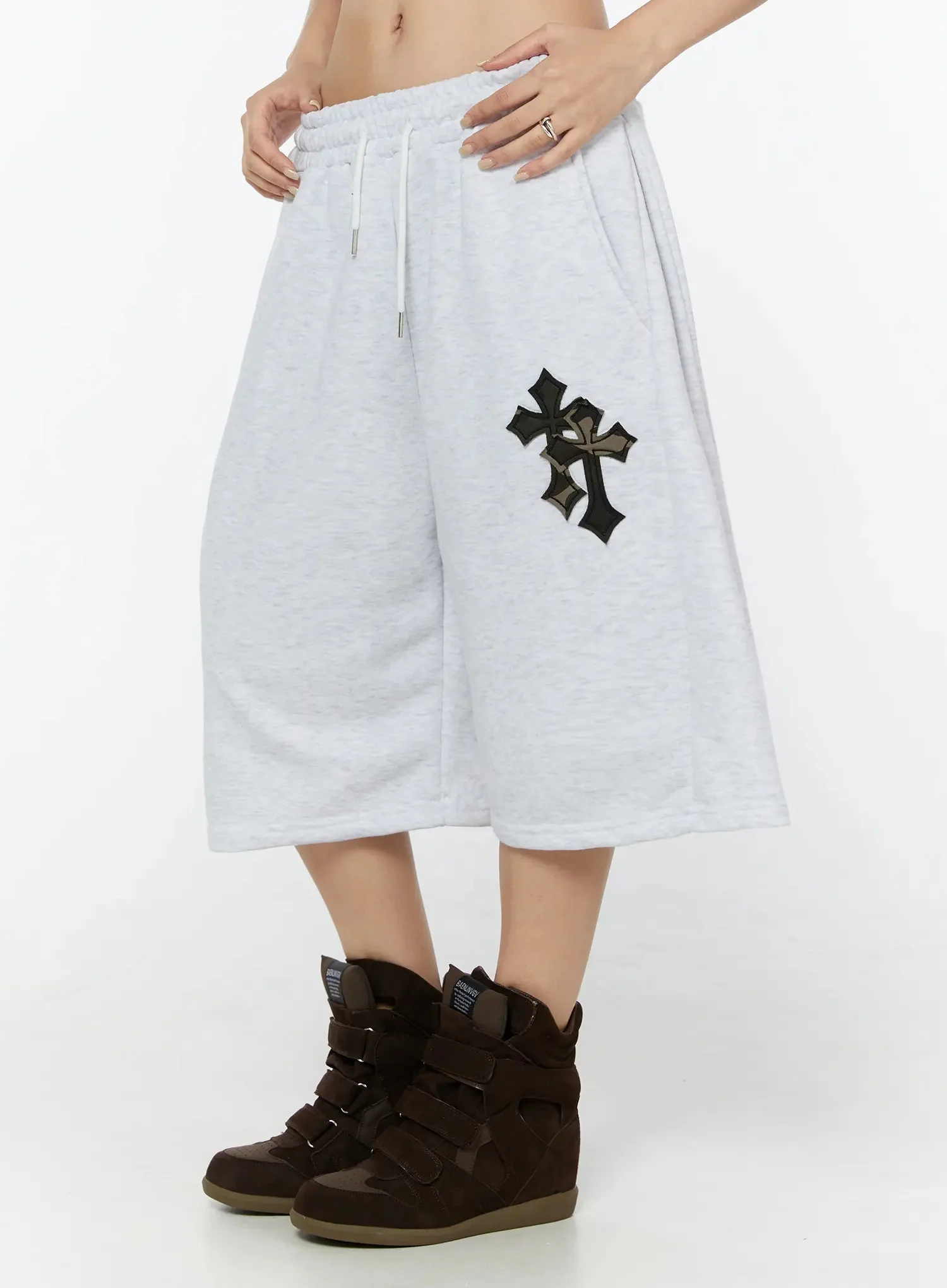 Camo Cross Patch Bermuda Shorts IU524 - Image 5