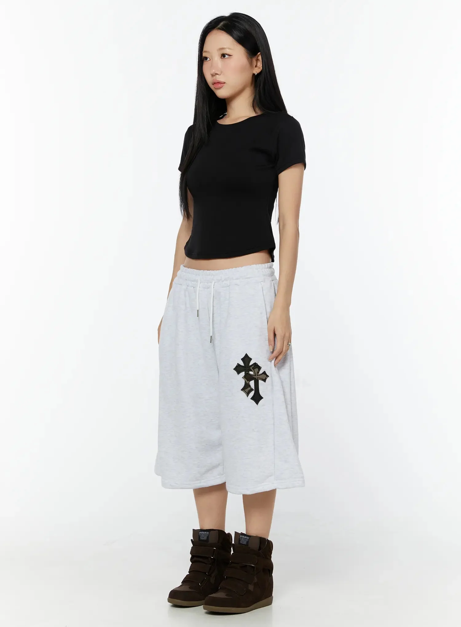 Camo Cross Patch Bermuda Shorts IU524 - Image 7