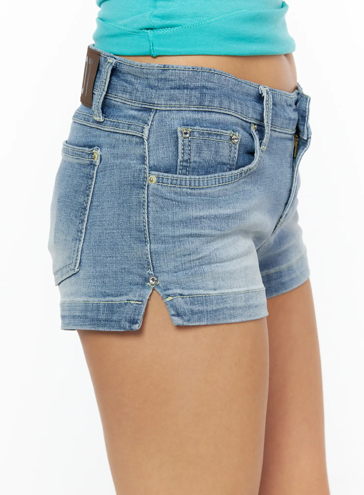 Casual Low-Rise Denim Shorts CU517 - Image 4