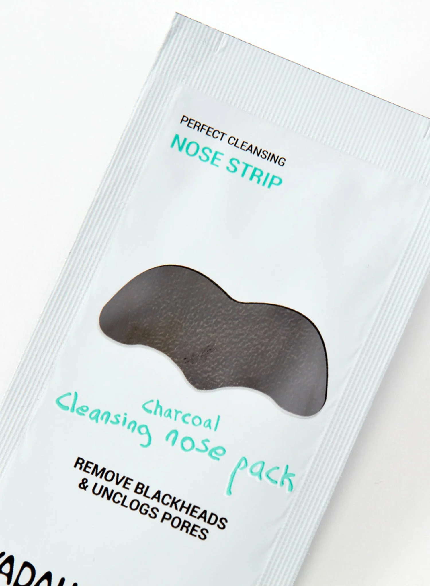 Charcoal Cleansing Nose Pack (10pcs) - Image 5