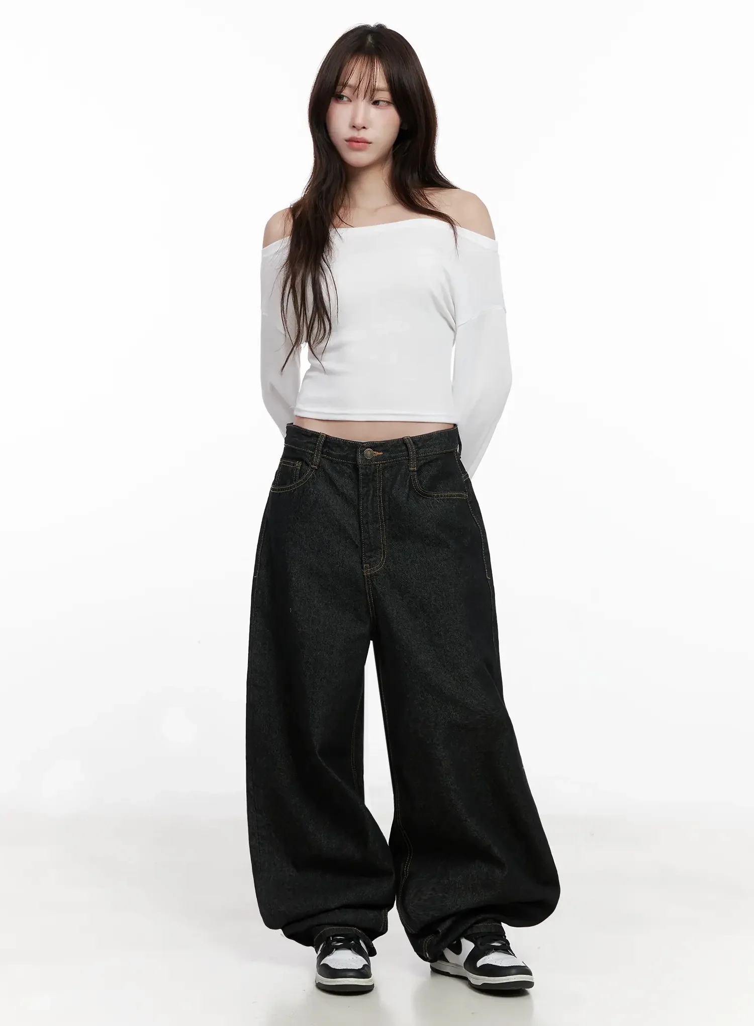 Chic Off-Shoulder Cropped Tee IN514 - Image 5