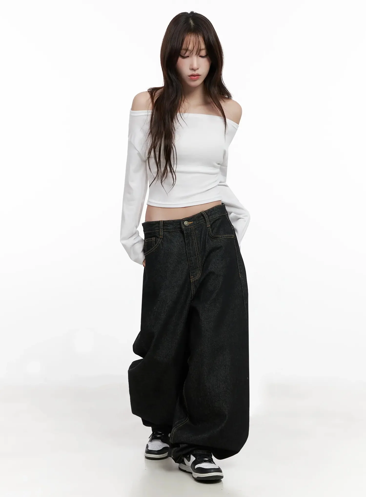 Chic Off-Shoulder Cropped Tee IN514 - Image 9
