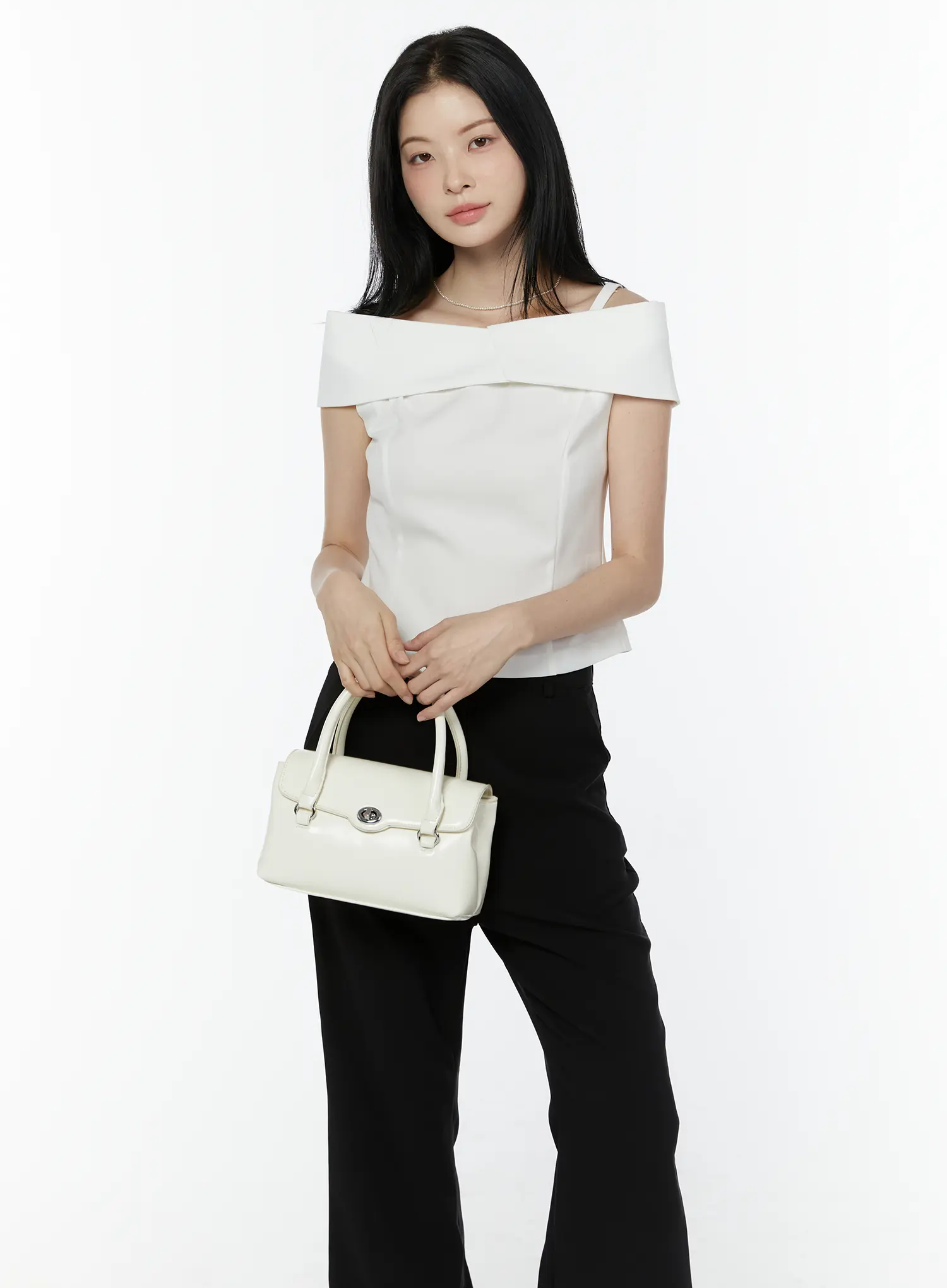 Chic Off-Shoulder Sleeveless Blouse IU503
