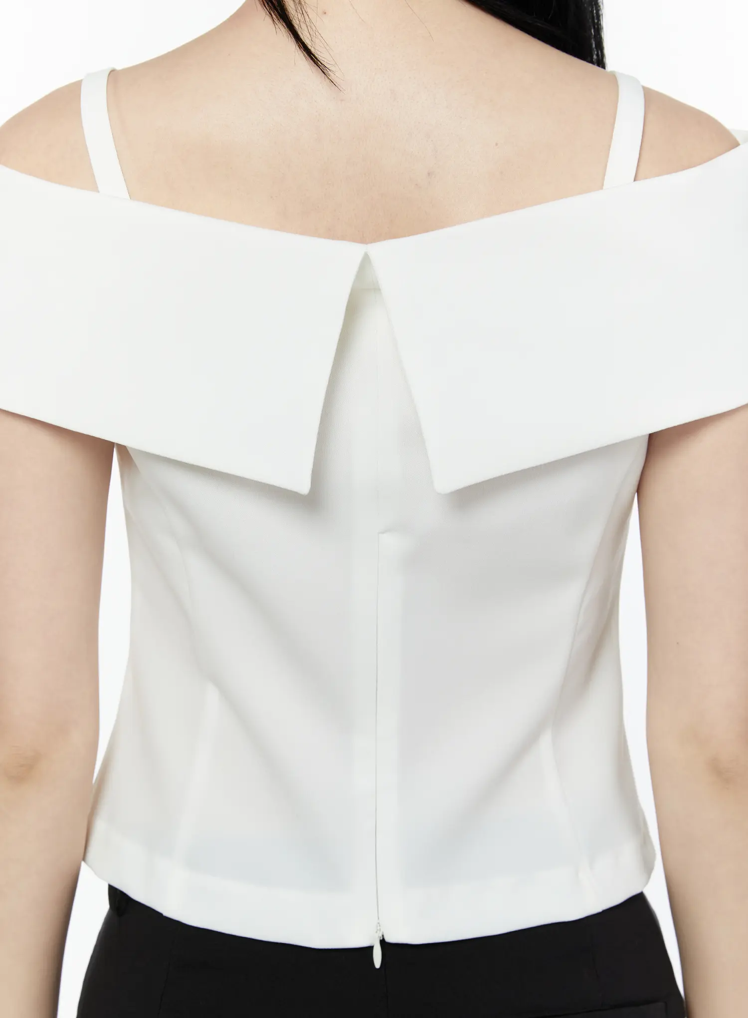 Chic Off-Shoulder Sleeveless Blouse IU503 - Image 6