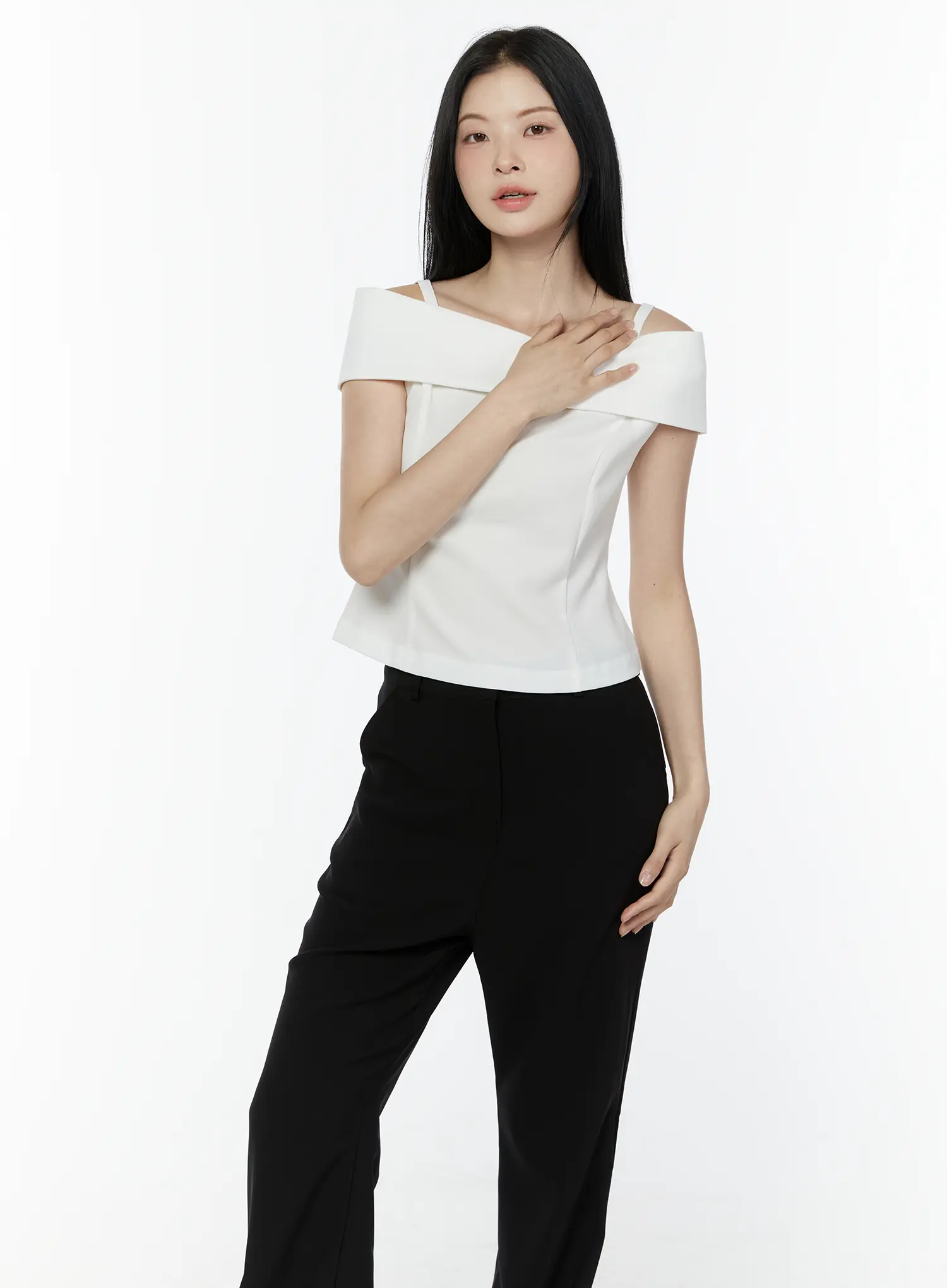 Chic Off-Shoulder Sleeveless Blouse IU503 - Image 8