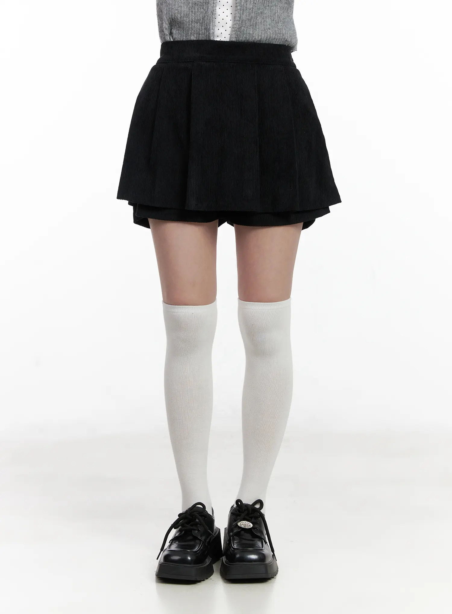 Classic Pleated Mini Skirt CN527 - Image 2