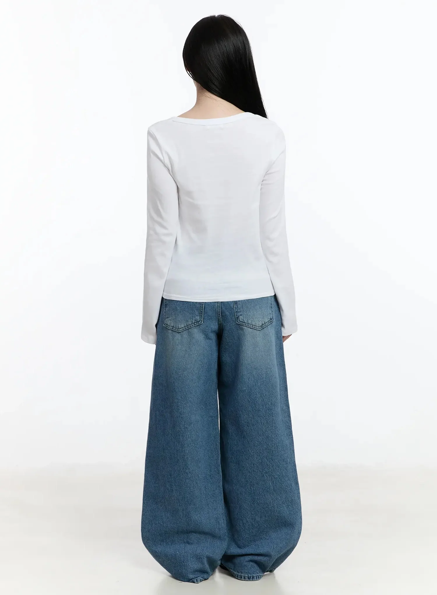 Classic Round Neck Long Sleeve Top IM519 - Image 12