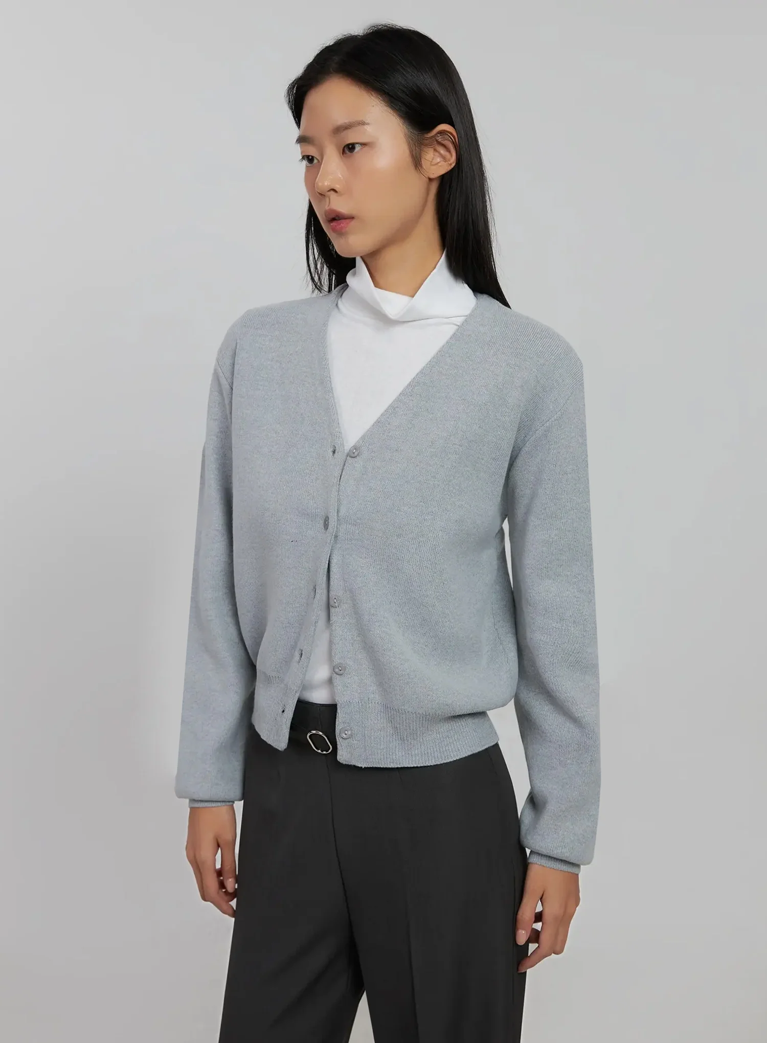 Classic V-Neck Cardigan IJ508 - Image 5