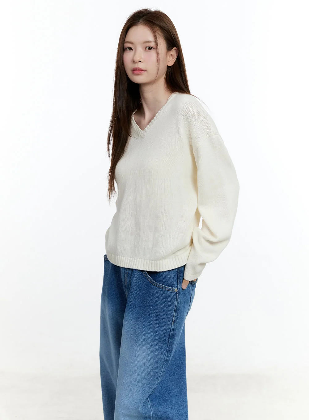 Cozy Relaxed-Fit V-Neck Sweater CM521 - Image 9