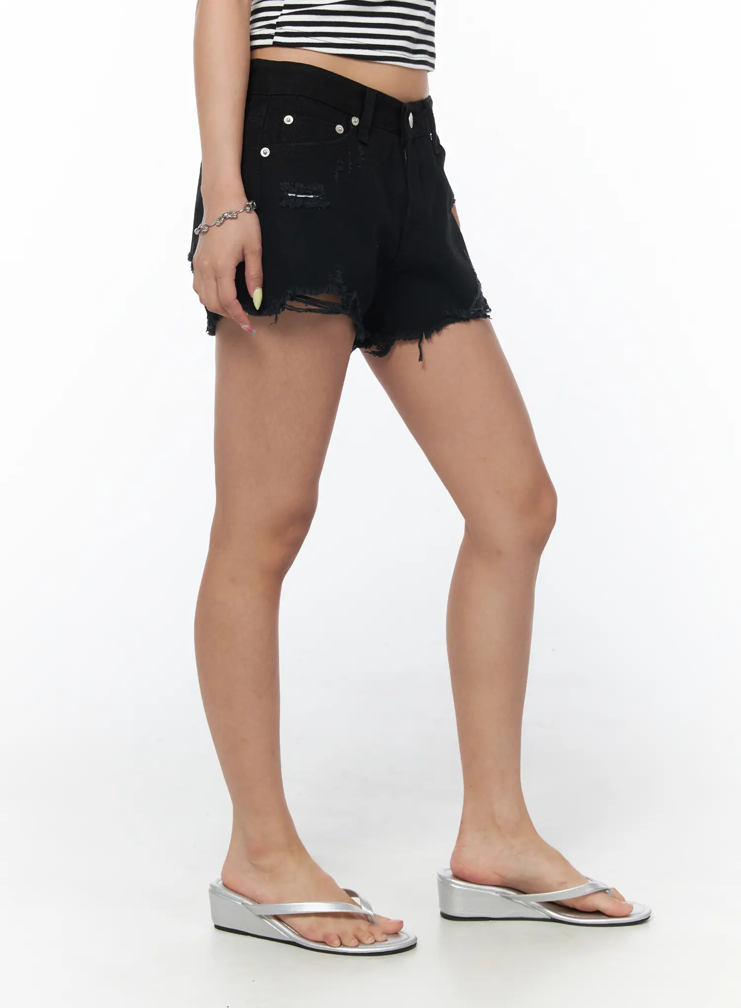 Distressed Black Shorts CU502 - Image 4