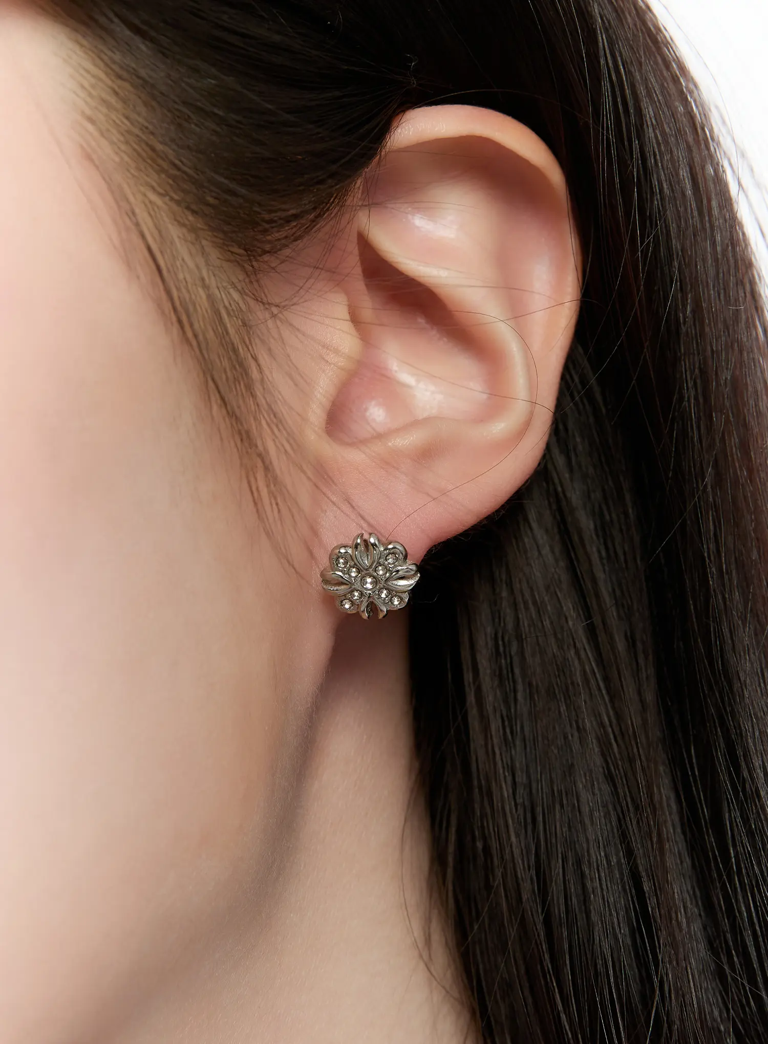 Elegant Floral Stud Earrings CM505