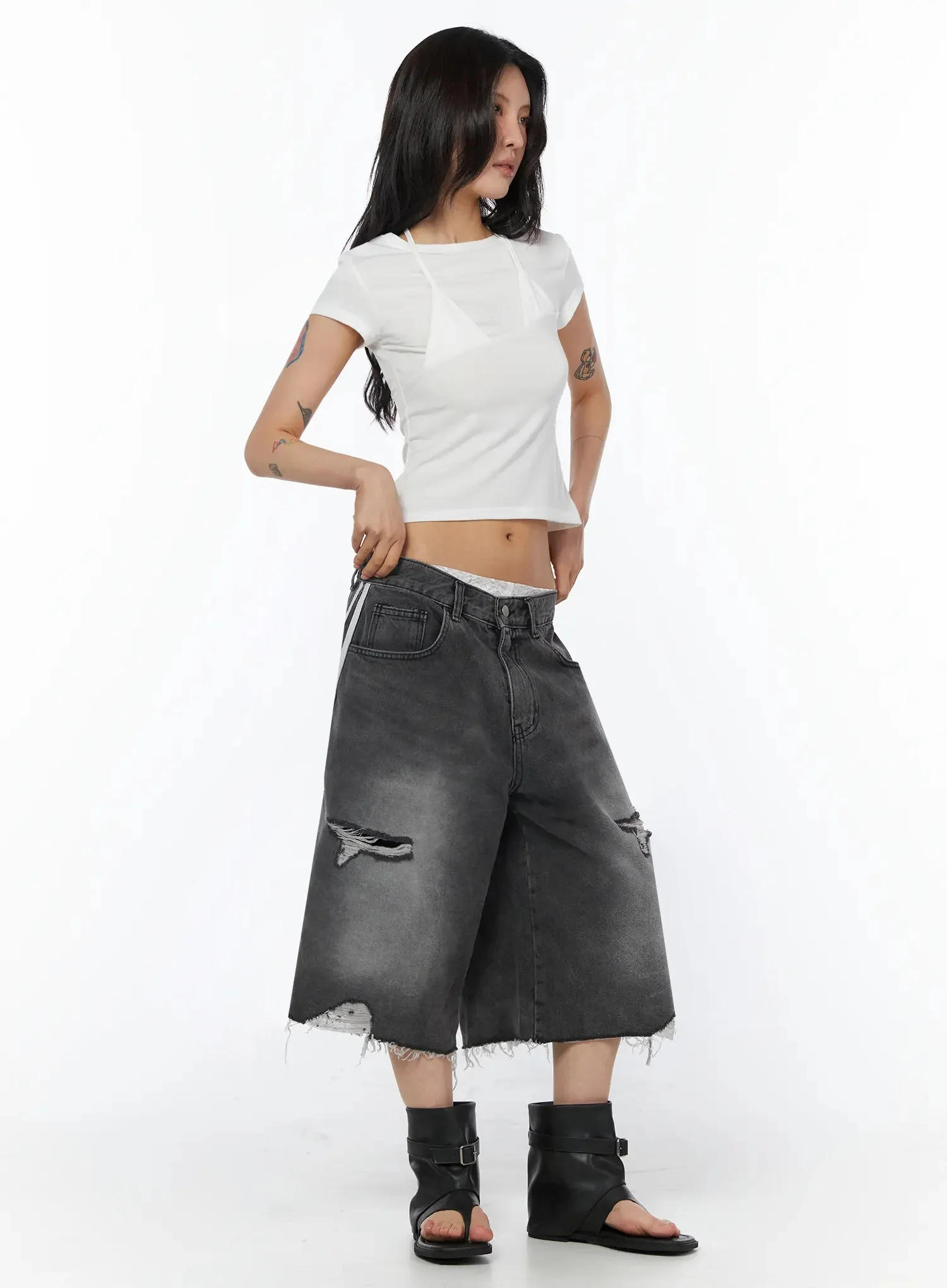 Elya Distressed Bermuda Jorts IU509 - Image 4