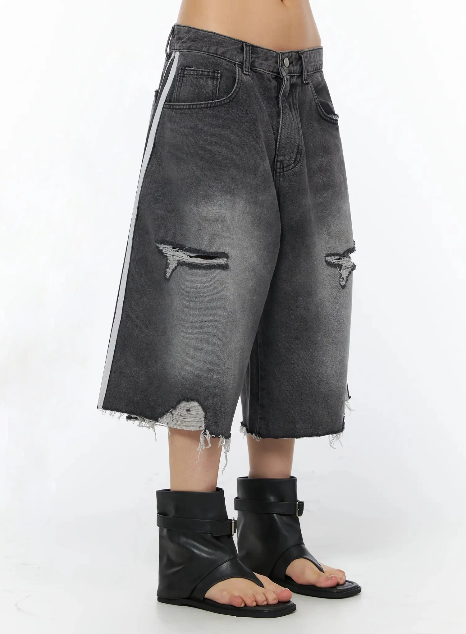 Elya Distressed Bermuda Jorts IU509 - Image 6