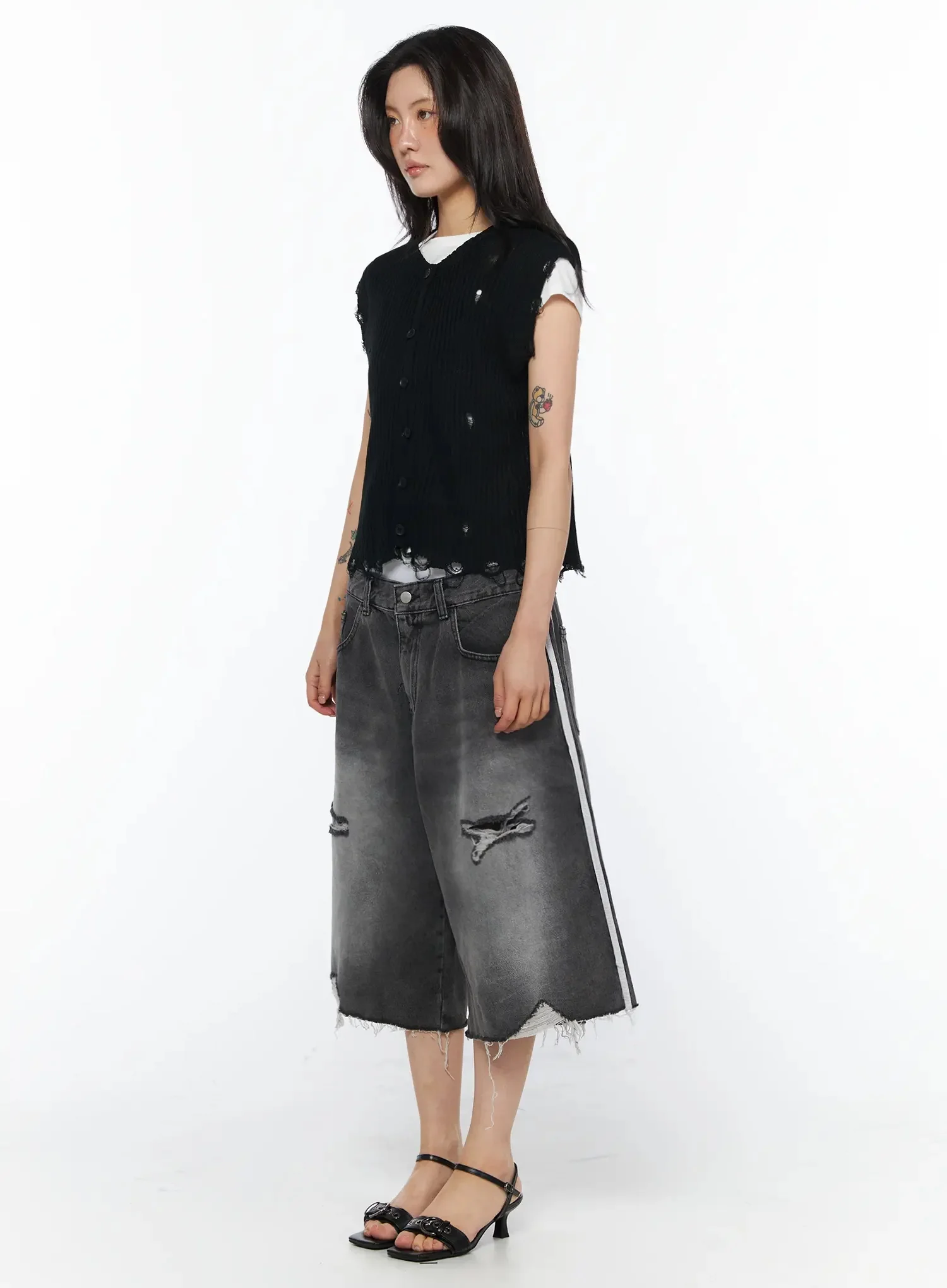 Elya Distressed Bermuda Jorts IU509 - Image 8