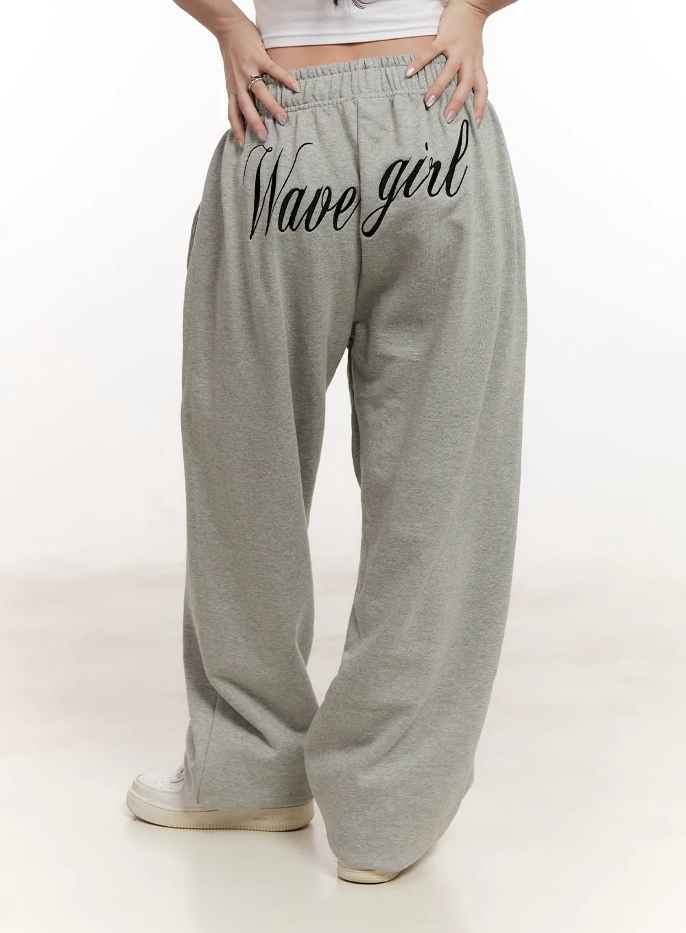 Embroidered Wide-Leg Sweatpants CM507 - Image 9