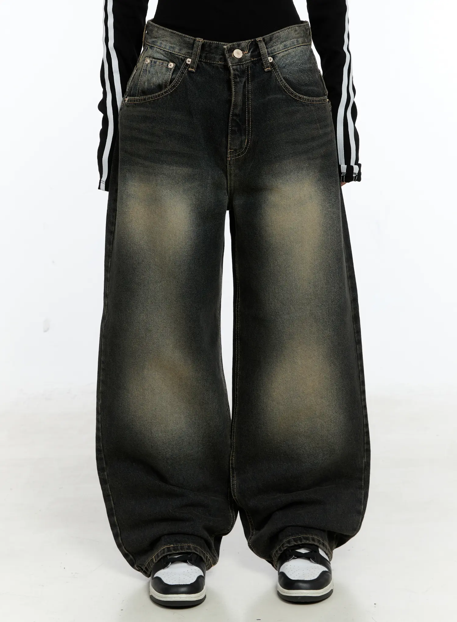 Emerie Washed Wide-Leg Baggy Jeans CS518