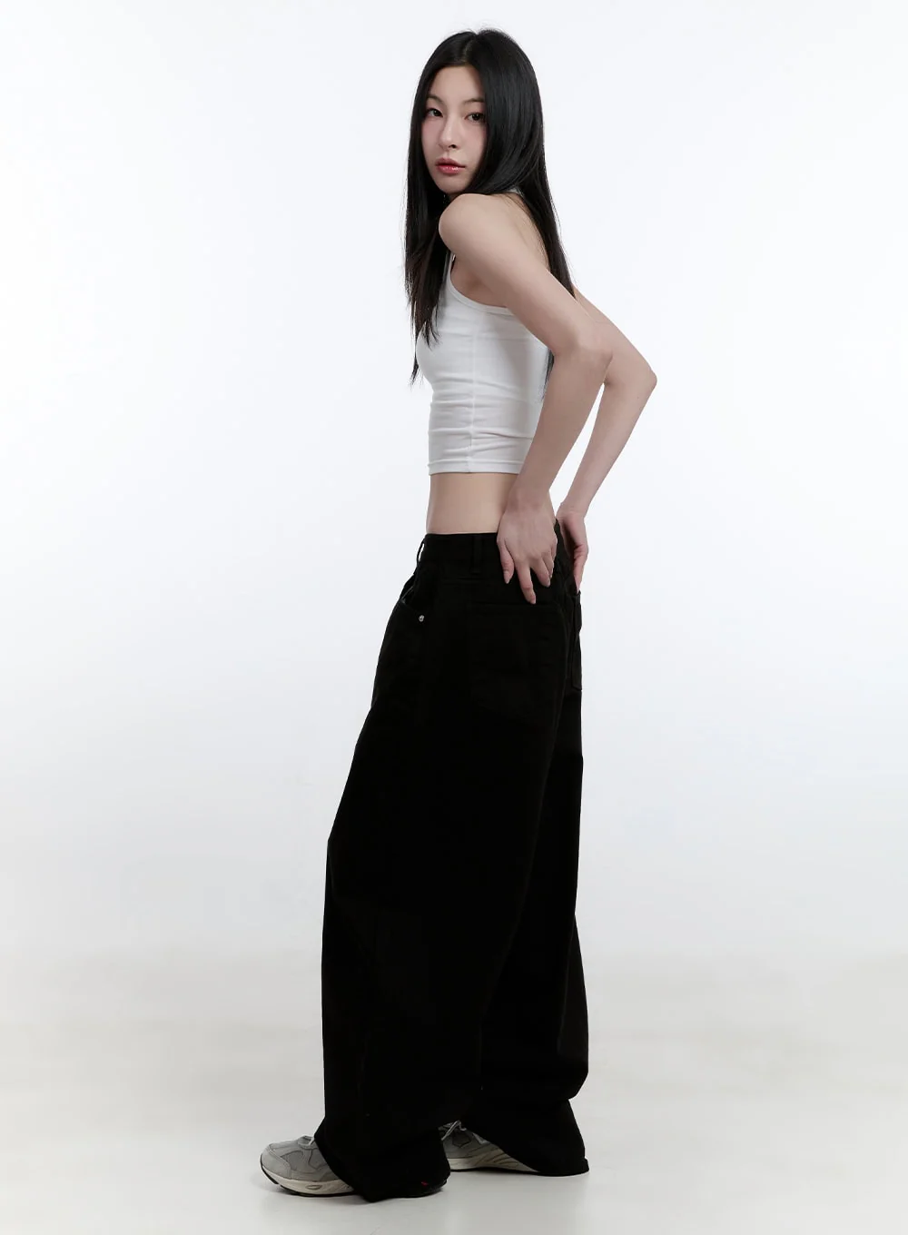 Essential Slim-Fit Halter Top CJ522 - Image 5