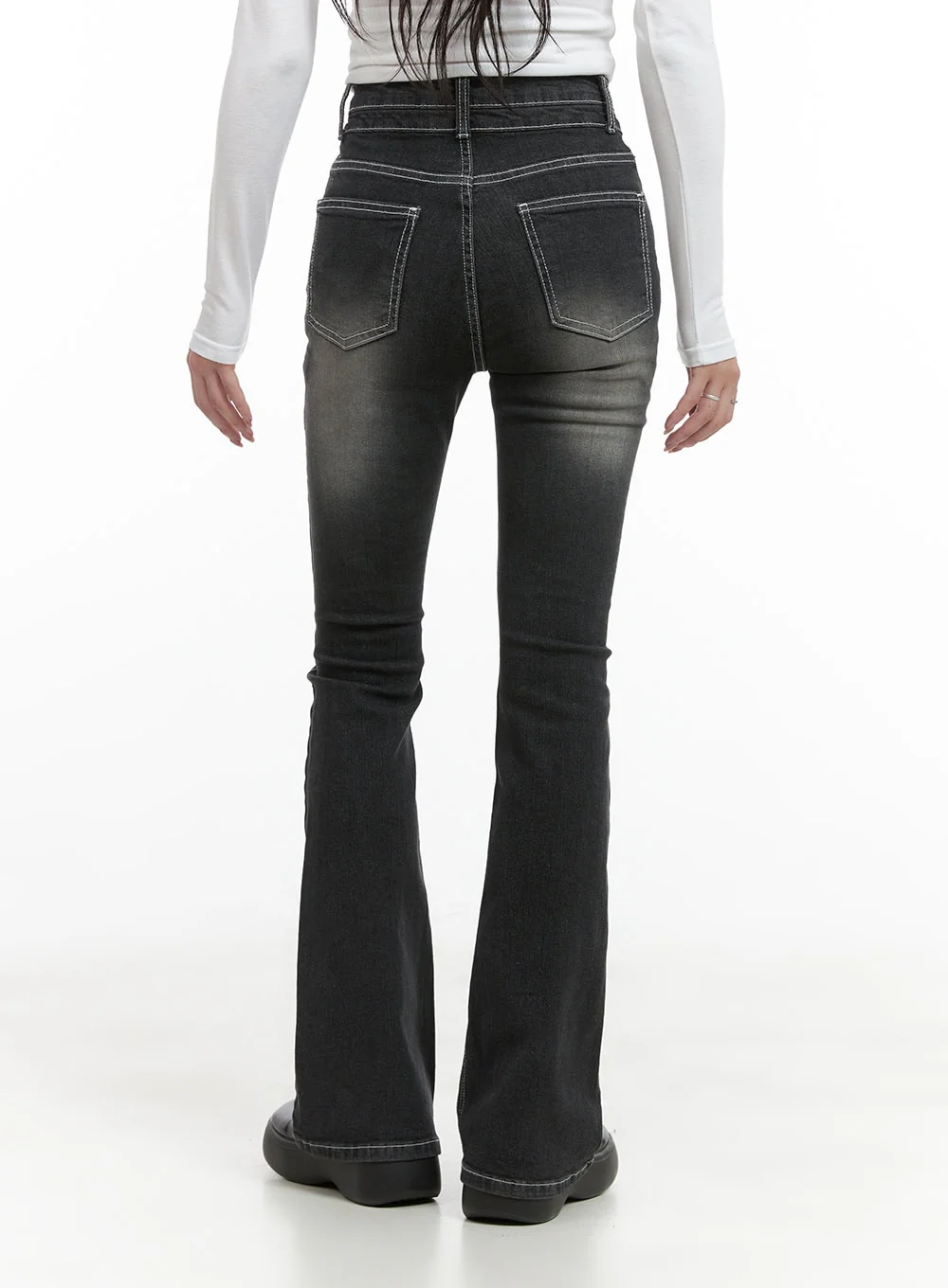 Gigi Two-Button Slim Bootcut Jeans CG421 - Image 4