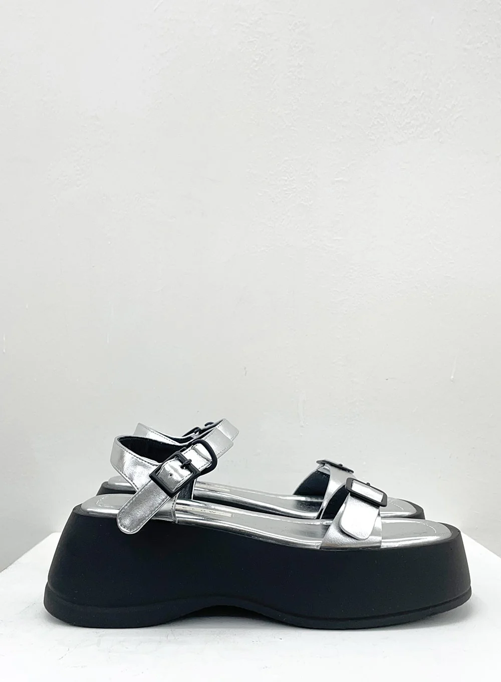 Glossy Double Buckled Chunky Platform Sandals OU14 - Image 15