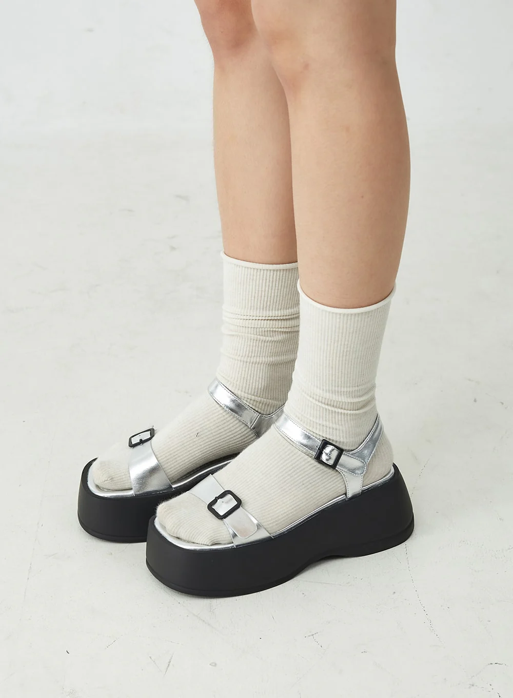 Glossy Double Buckled Chunky Platform Sandals OU14 - Image 4