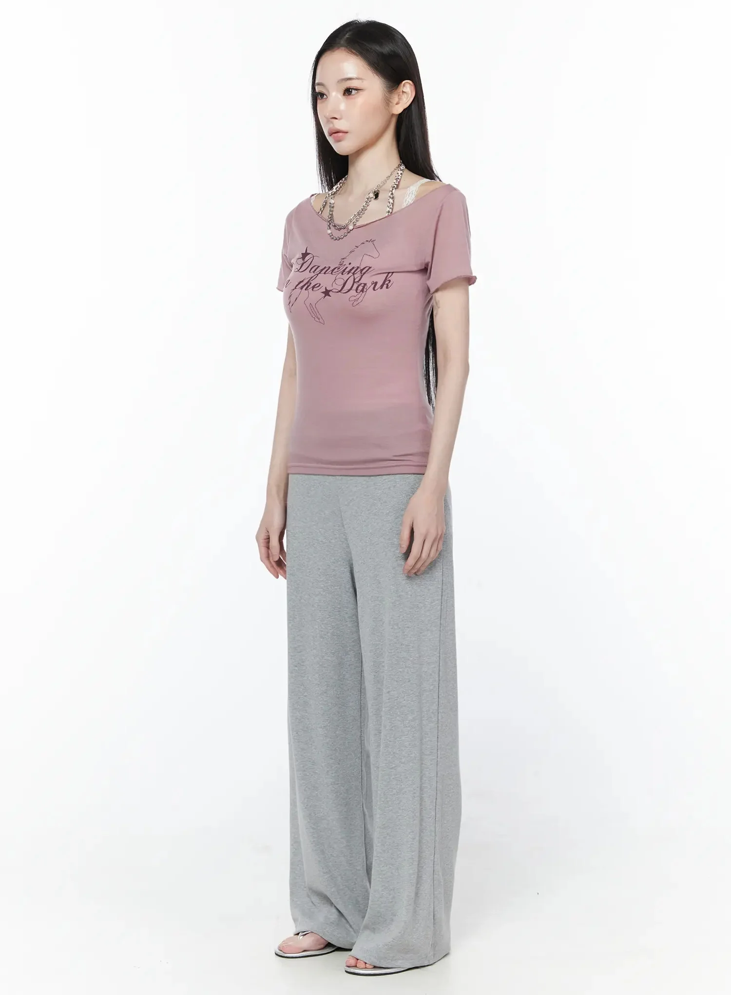 Graphic Off-Shoulder Top IU512 - Image 4
