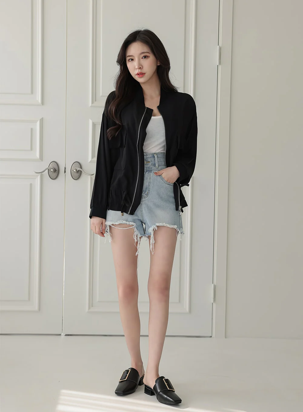 High-waisted Distressed Denim Shorts IA11 - Image 10