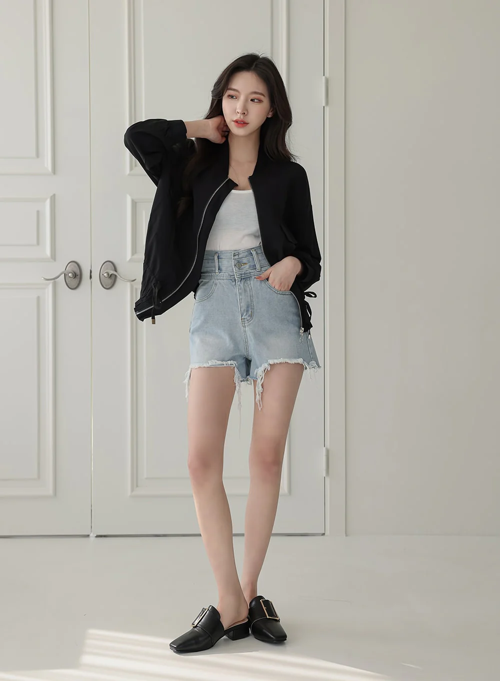 High-waisted Distressed Denim Shorts IA11 - Image 13