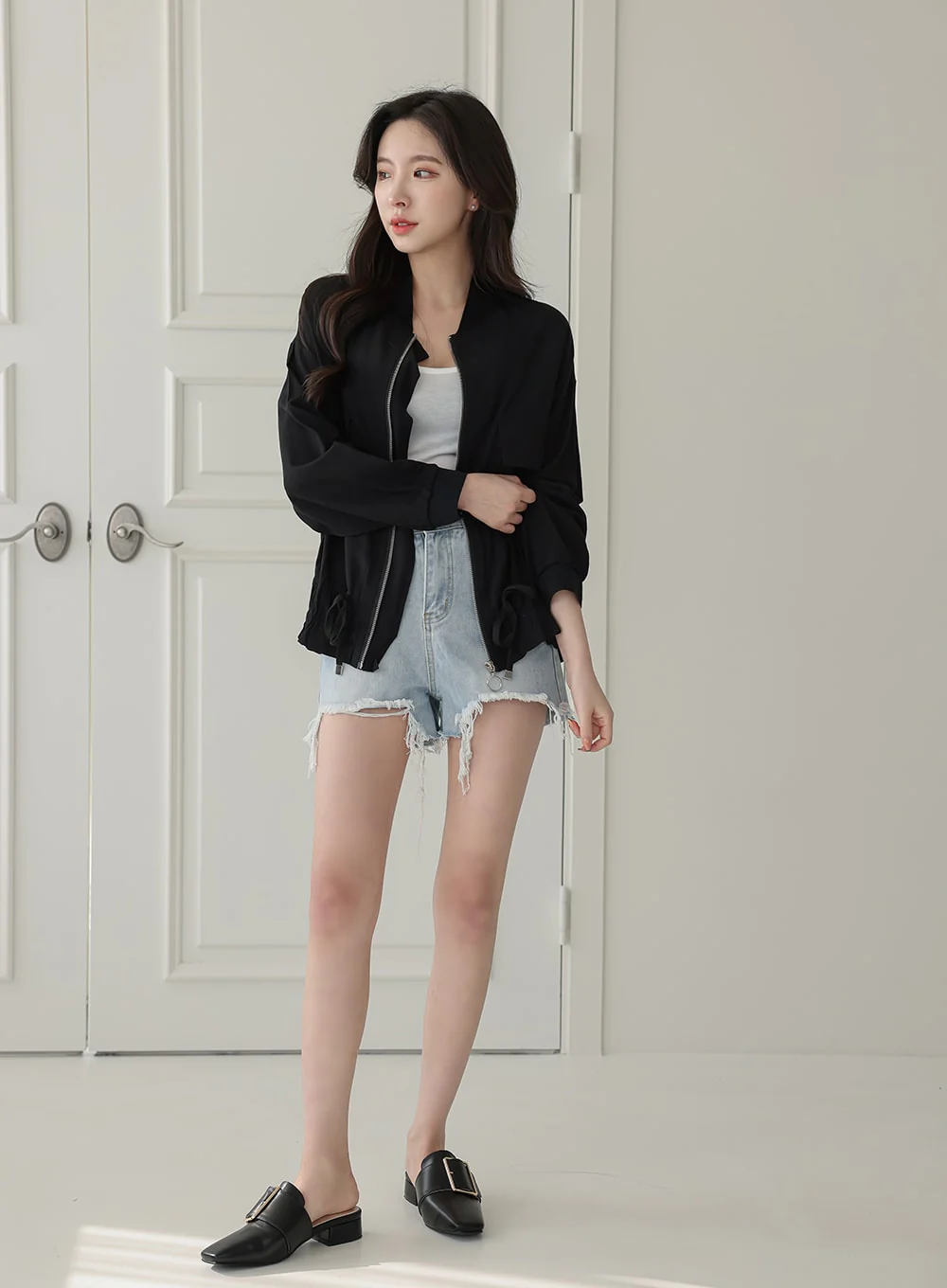 High-waisted Distressed Denim Shorts IA11 - Image 14