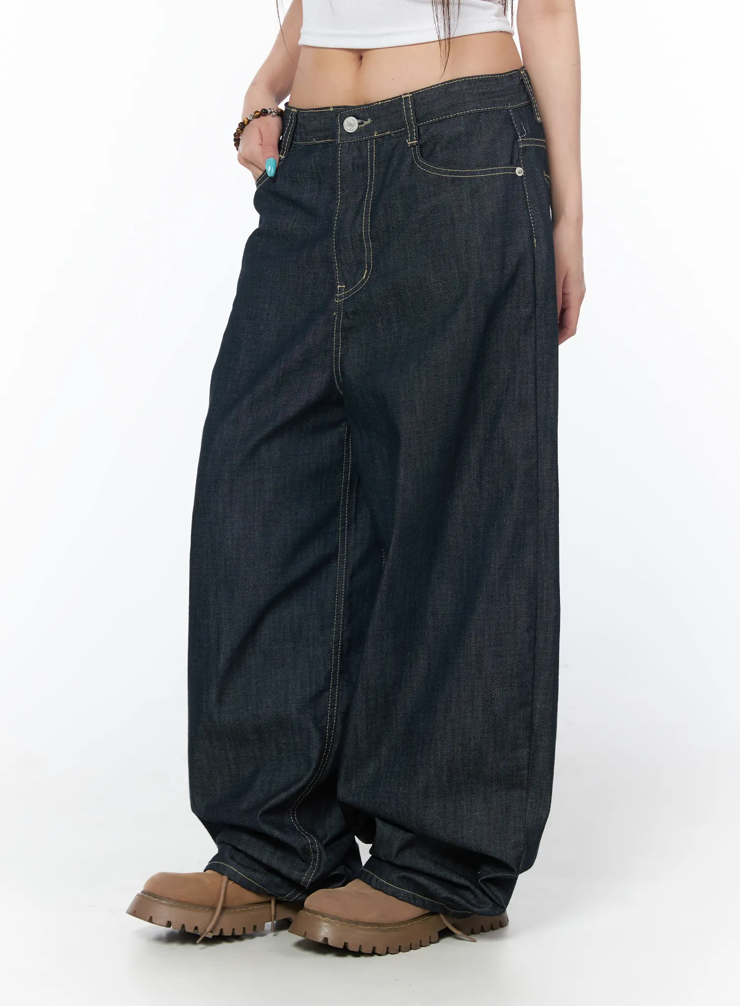 Isa Loose-Fit Jeans CY529 - Image 3