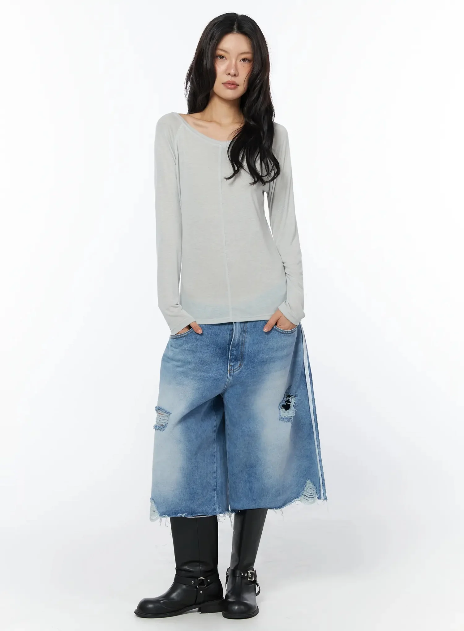 Iva Distressed Knee-Length Jorts IU509 - Image 3