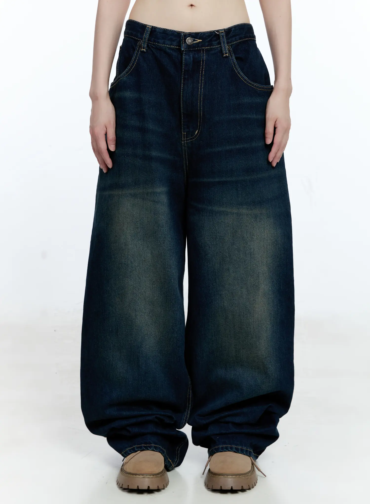 Jinnie Washed Wide-Leg Jeans CG511