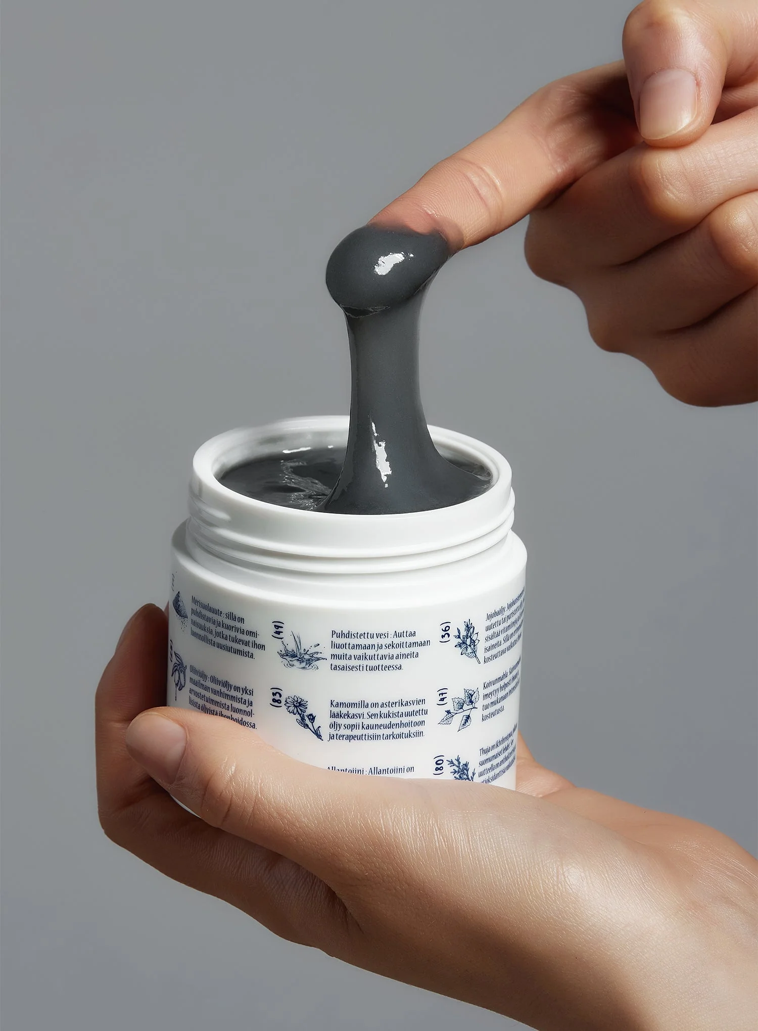 Kaamos Black Salt Warm Steam Cleansing Balm (100g) - Image 2