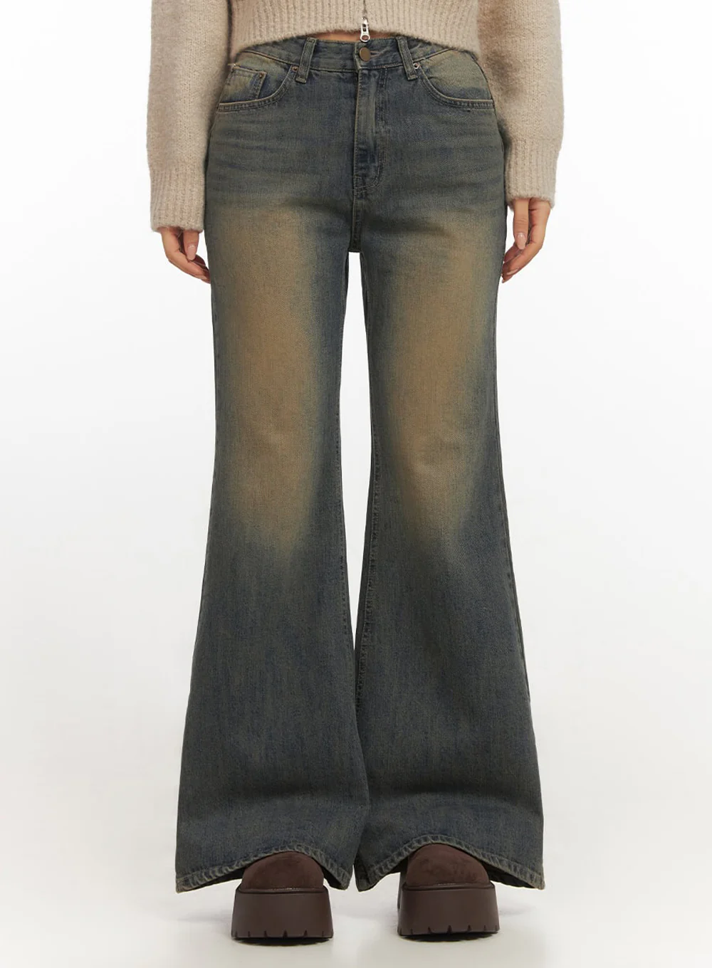 Kourtney Vintage Wash Flared Jeans IF510