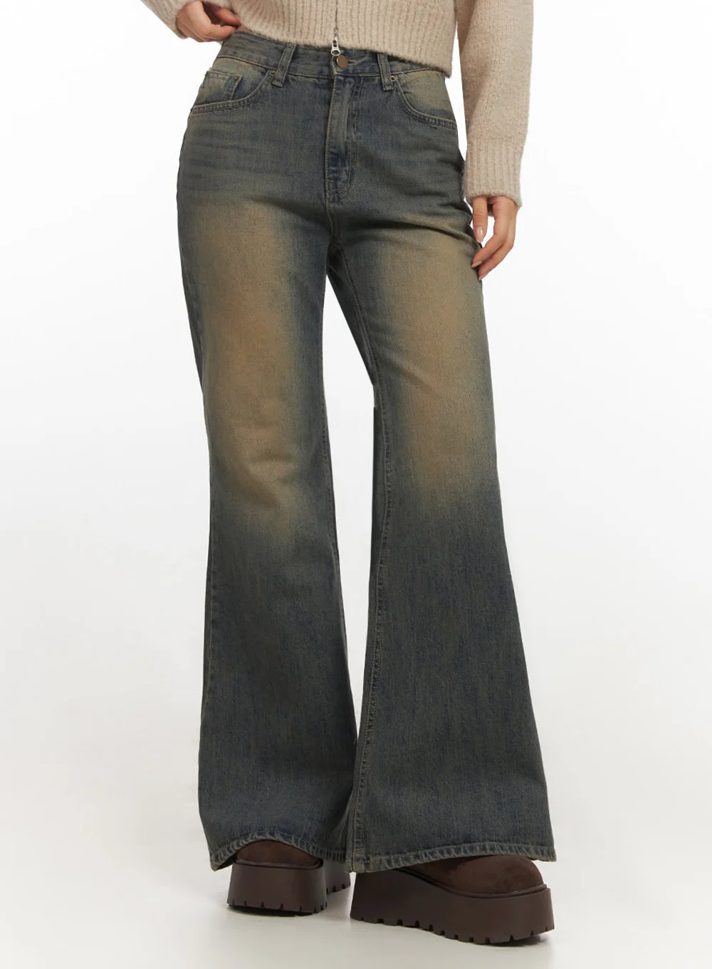 Kourtney Vintage Wash Flared Jeans IF510 - Image 6